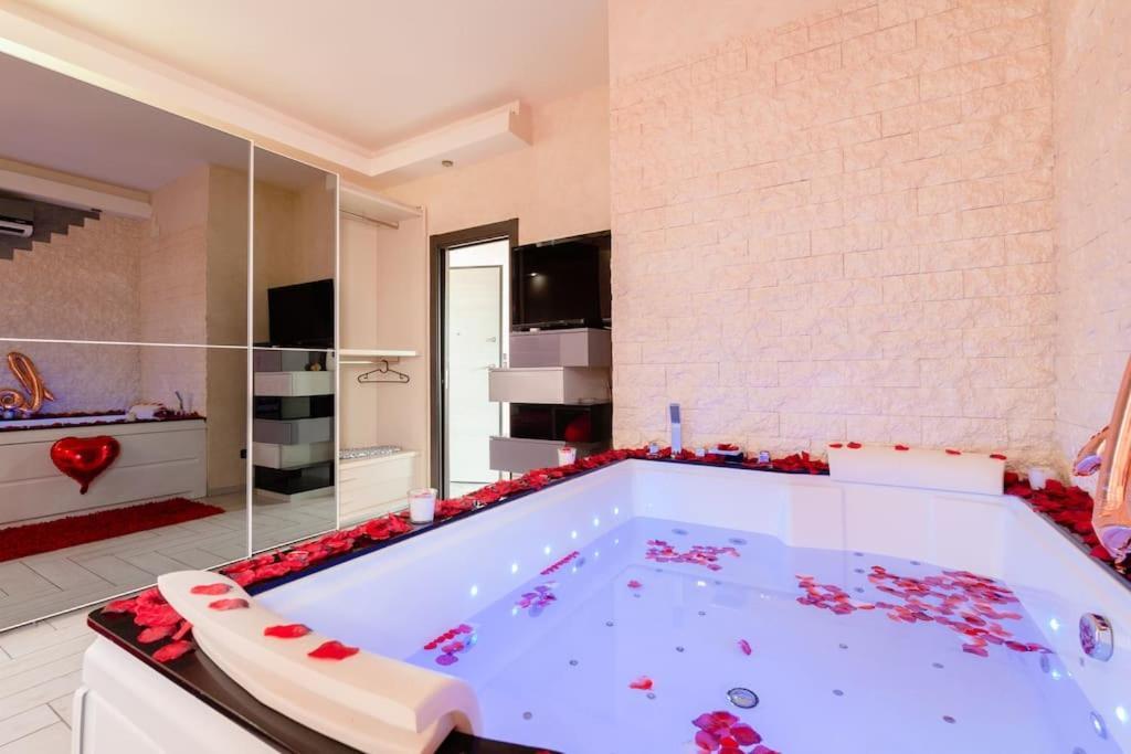 Apartment Suitehouse - With Jacuzzi & Comfort